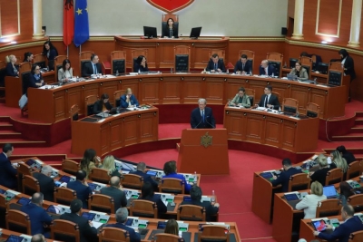 Berisha: Ju jeni të dështuar në mënyrë përfundimtare! Miratoni një buxhet pa asnjë qindarkë për të rinjtë dhe pensionistët