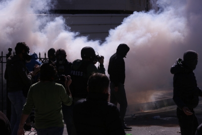 Pse thirrjet e njëanshme të ndërkombëtarëve nuk e tkurren protestën e opozitës