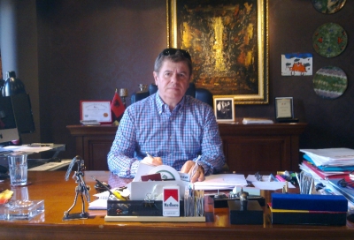 Menaxhimi i bregdetit, kreu i Shoqatës së Hoteleri – Turizmit Zak Topuzi: Sërish probleme, bashkitë, dobët