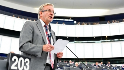 Eurodeputeti gjerman i PPE thirrje për Kodin Zgjedhor: Institucionet si Komisioni i Venecias duhet të respektohet nga të gjitha palët e përfshira
