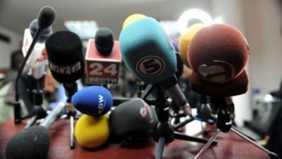 Mediat maqedonase ende në presionin e politikës