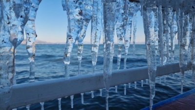 -14° celsius/ I ftohti sjell spektakël në liqenin e Pogradecit