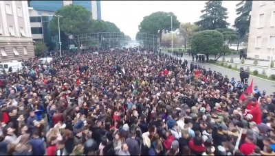 Studentët dalin në sheshe, protestë të madhe në 22 maj