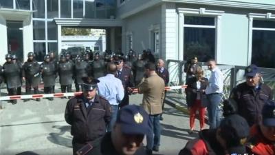 Kryemadhi, Noka, Bardhi dhe Braimllari futen në Policinë e Tiranës