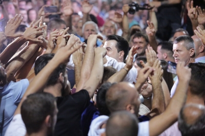 Basha publikon fotoalbumin nga protesta: Mirënjohje të gjithëve, bashkë do të realizojmë Shqipërinë e lirive