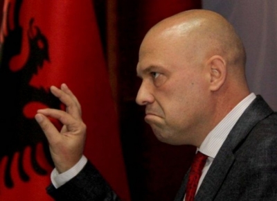 &#039;Janë ca jargë elektronike të shpifura&#039;/ Kujt i dedikohet shpërthimi i Ylli Manjanit