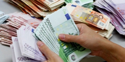 Këmbimi valutor/ Rriten valutat kryesore por luhatjen më të madhe e ka paundi britanik!
