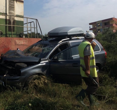 LAJMI I FUNDIT/ Treni përplaset me një makinë në Golem, ka të plagosur  