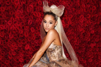 Ariana Grande hyn në historinë e Billboard