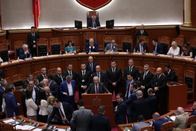 Ndërpritet seanca/ Basha kërkon praninë e Ramës dhe Xhafajt