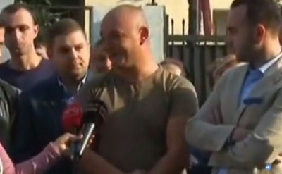 Lirohet protestuesi i arrestuar vetëm pas ndërhyrjes së deputetëve të PD-së