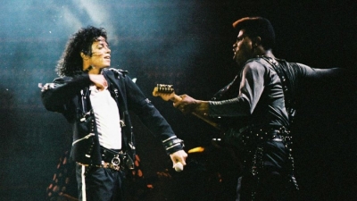 Del në ankand xhaketa e Michael Jacksonit, çmimi marramendës