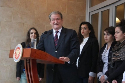 Berisha përgënjeshtron Ramën, publikon dokumentet për rikonstruksionin e Qytetit Studenti në 2012