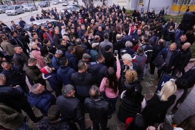 Basha takime me qytetarët në Fier: Do ulim taksat