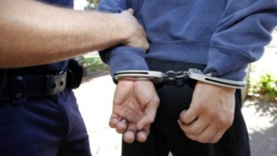 Arrestohet zyrtari, kërkonte 500 mijë lek të vjetra për një targë...të BUKUR!