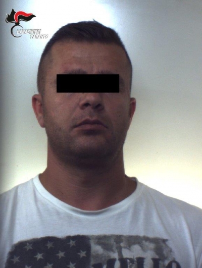 Nën arrest shqiptari, transportonte drogë me avion nga Shqipëria në itali