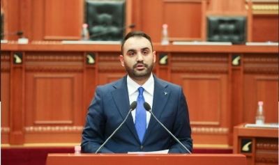 Kelliçi lë mandatin e deputetit: Zbres në fushë për t’i dhënë drejtim Tiranës