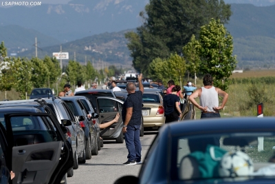 “Ku është Rama? A e mbaroi plazhin?” Qytetarët sherr me policinë në Kakavijë