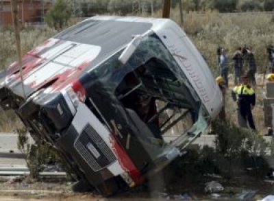 Kore e Veriut/ Rrëzohet autobusi me turistë kinezë