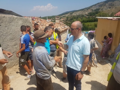 Makthi i tërmeteve në Floq, banorët: Jemi bërë si të dytë nga mendja, jemi në qiell të hapur