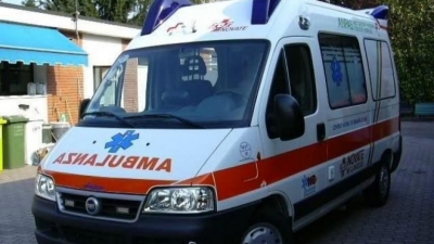 E rëndë në Krujë/Punëtorët e një firme interneti i zë korenti gjatë punës, njëri vdes, tjetri dërgohet në spital.