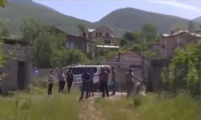 “Do lyhem me benzinë bashkë me fëmijët e mi”/ Tensione në Zall Herr, pronarët: Po na marrin tokat. Na bëjnë lloj-lloj provokimesh!