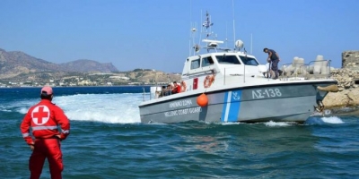 Fundoset anija me migrantë në Greqi, 3 të mbytur