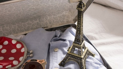 Policia franceze, konfiskon 20 tonë “Kulla Eiffel”