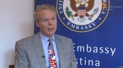 Ambasadori i SHBA: Në Bruksel mund të flitet edhe për territore