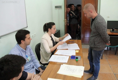 Përgjimet e BILD/ Drejtori i Arsimit presion mësuesit: Votën e dua haptas, aq vota sa ke ti dua, mos kemi llafe