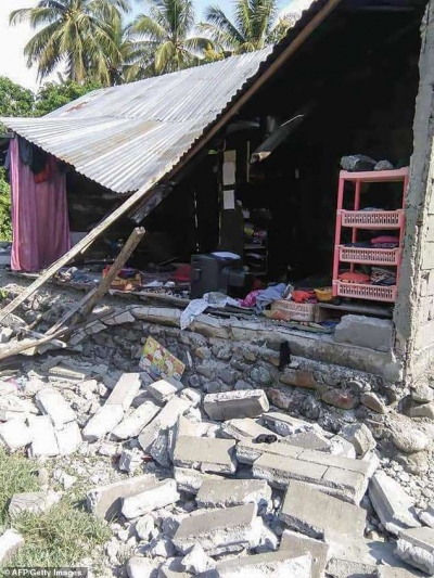 Tërmeti e tsunami shkaktojnë me dhjetëra të vdekur në Indonezi