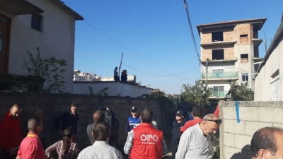 Duan t&#039;u prishin banesat/ Policia zhvendos tensionin nga Unaza e Re në Shkozë