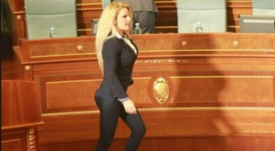 Me fund transparent, deputetes shqiptare i dalin të brendshmet