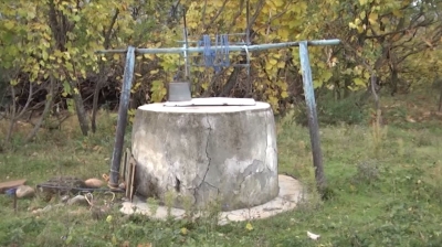 Njeriu me fat në Shkodër, bie në pusin mbi 35 metra dhe mbijeton