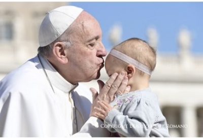 Papa krahason abortin me vrasjen në stil mafioz
