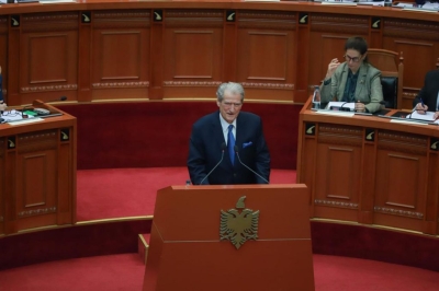 Frikë nga faktet e manipulimit të 11 majit/ Spiropali mbyll vetëm pas 15 minutash seancën plenare