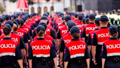 Dalin të dhënat e vettingut, dorëhiqen një pjesë e madhe e policisë rrugore