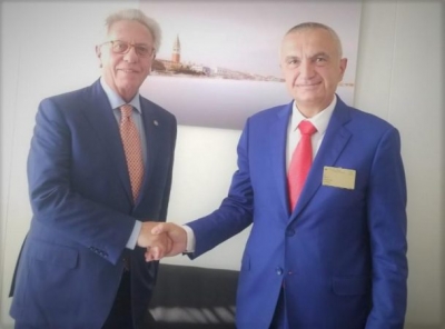 &quot;Bashkëpunim për cdo paqartësi” Meta i dorëzon raportin Presidentit të Komisionit të Venecias