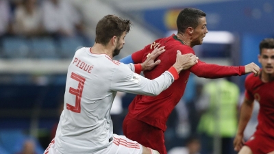 Pique për Cristiano Ronaldo-n: Me zor pret ta prekin, që të rrëzohet