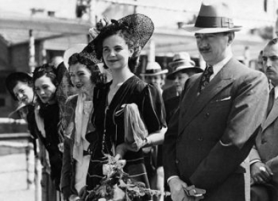 “Ish-sovrania u shoqërua heshturazi”, çfarë shkruanin mediat franceze më 1939 për vizitën e mbretëreshës Geraldinë në Orlean