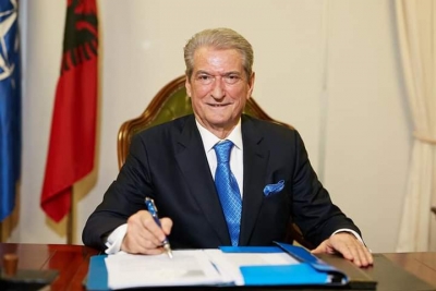 Berisha;Ndeshkimi i tmerrshem i Edvin Droges per Shqiptaret! Rikthehen vizat.