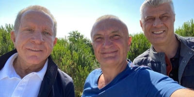 Presidenti Meta:Kënaqësi të takoj miq si Hashim Thaçi dhe Behgjet Pacolli