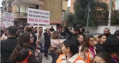 Banorët e Unazës protestë para prokurorisë: Hetoni projektin korruptiv të Unazës