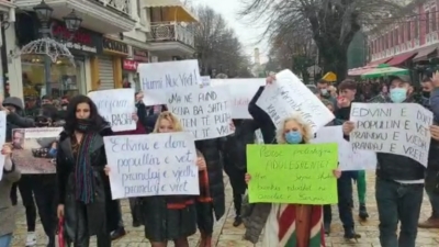 Protesta në Shkodër, policia procedon Voltana Ademin dhe 7 të tjerë si organizatorë, nën hetim 2 zjarrfikës dhe 38 qytetarë