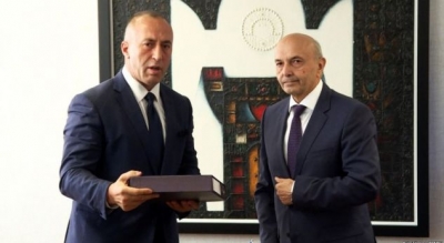 Haradinaj viziton Mustafën në shtëpinë e tij