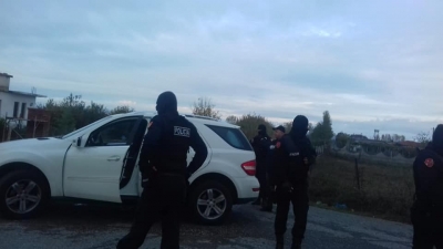 &quot;Policët&quot; vjedhin kasafortën, pronari: Morën 300 mijë euro