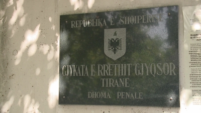 Tiranë, Gjykata lë në burg italianin e akuzuar për pedofili