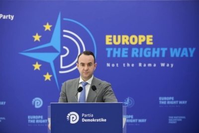 Balliu: Europianët më të sigurtë mes protestuesve se në krah të Ramoviçit