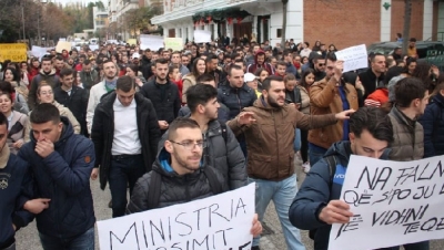 Dalin tarifat, revoltohen studentet! Neser ne oren 11:00, proteste te korpusi!