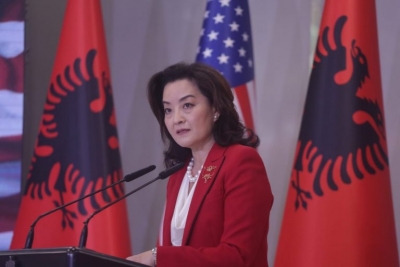 “Askush nuk është mbi ligjin”, Ambasadorja amerikane: Mesazhi i SHBA, ata që pengojnë të drejtën e qytetarëve për të votuar të lirë duhet të ndiqen plotësisht